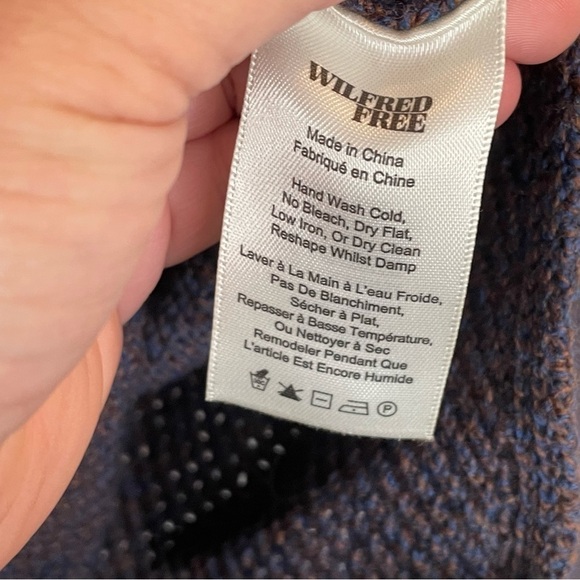 Aritzia Wilfred Free Wolter Sweater in Wine XS - Picture 10 of 11